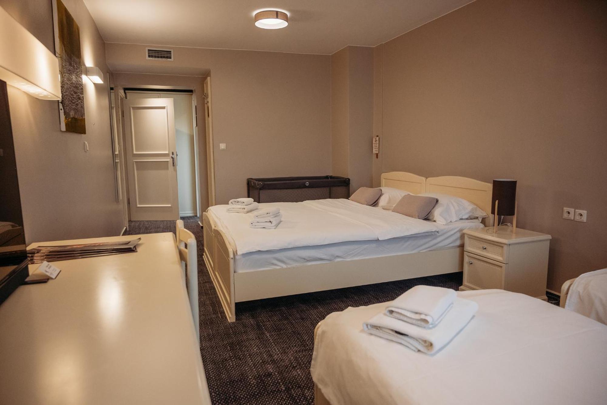 Hotel Kunst Krško Zimmer foto